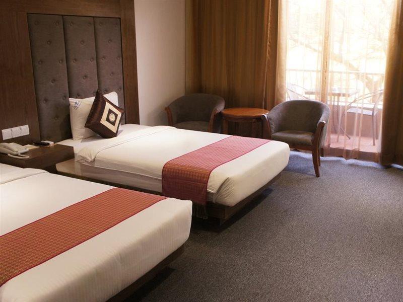 Angkor Howard Hotel Siem Reap Buitenkant foto