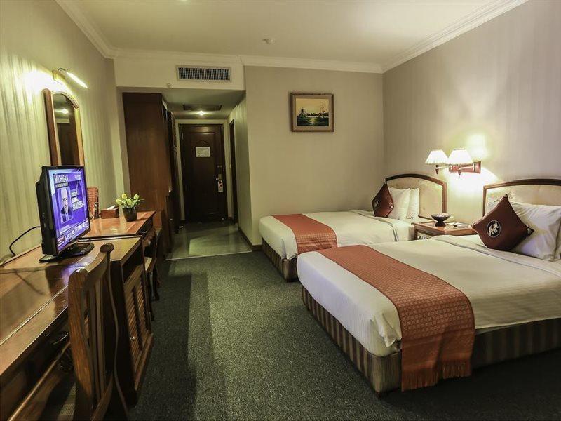 Angkor Howard Hotel Siem Reap Buitenkant foto