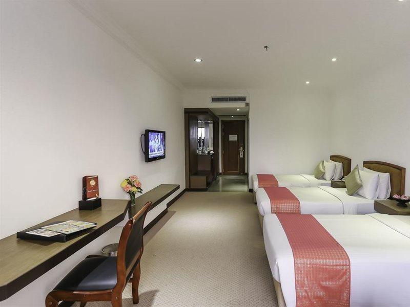 Angkor Howard Hotel Siem Reap Buitenkant foto