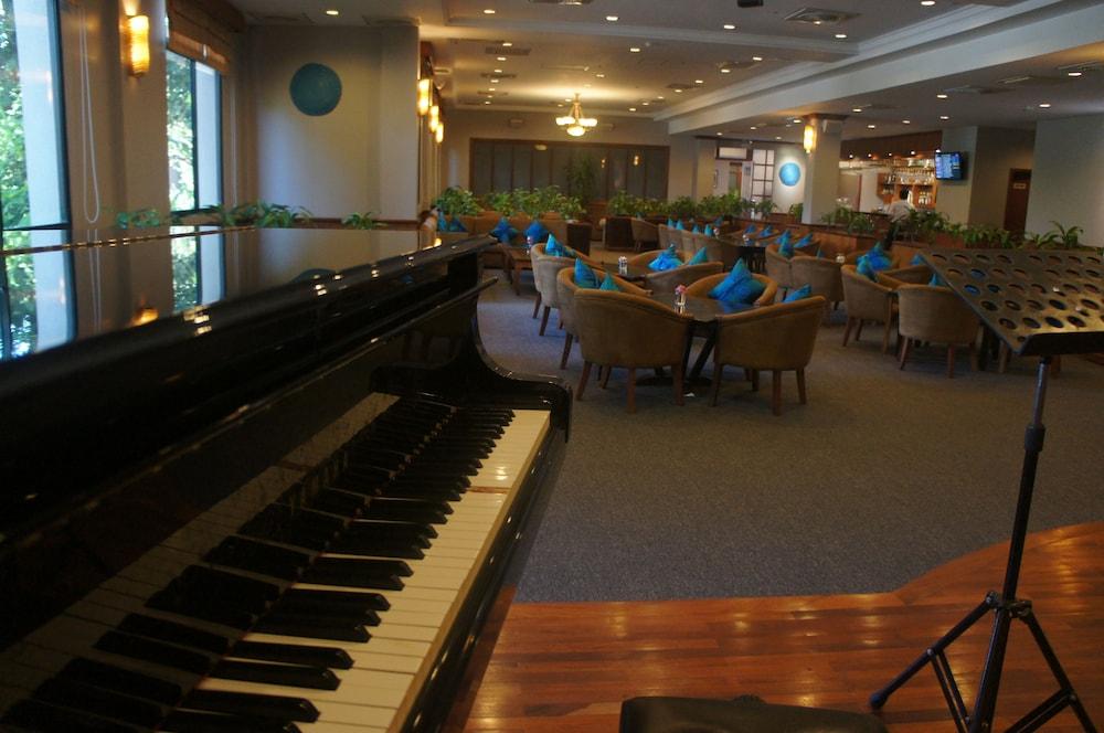 Angkor Howard Hotel Siem Reap Buitenkant foto