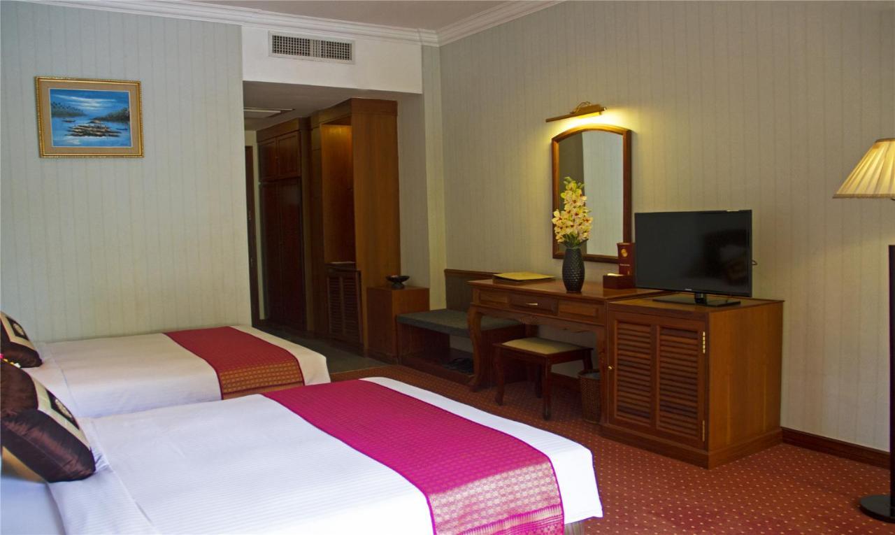 Angkor Howard Hotel Siem Reap Buitenkant foto